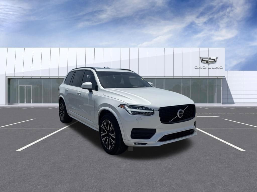 2022 Volvo XC90 T6 Momentum AWD's photo
