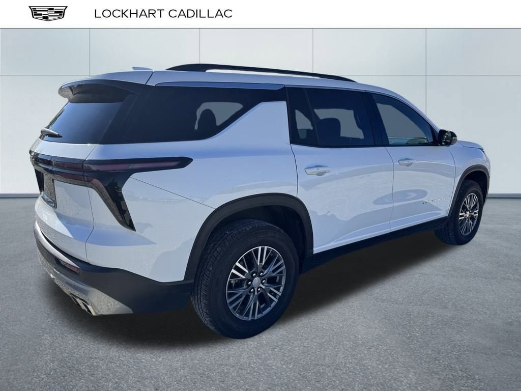 Used 2025 Chevrolet Traverse LT SUV