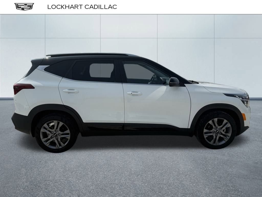 2023 Kia Seltos S photo 2