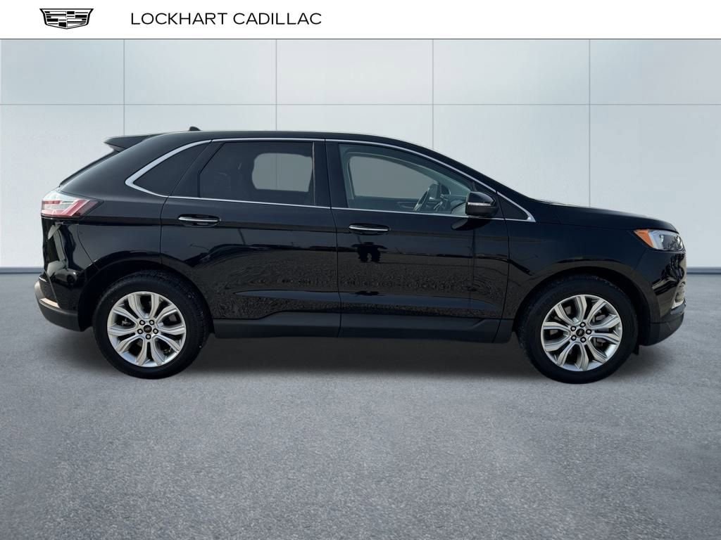 2024 Ford Edge Titanium photo 2