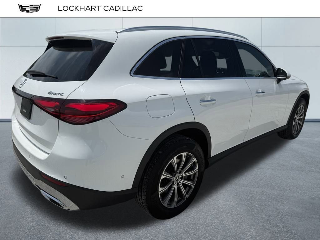 2024 Mercedes Benz GLC 300 photo 3