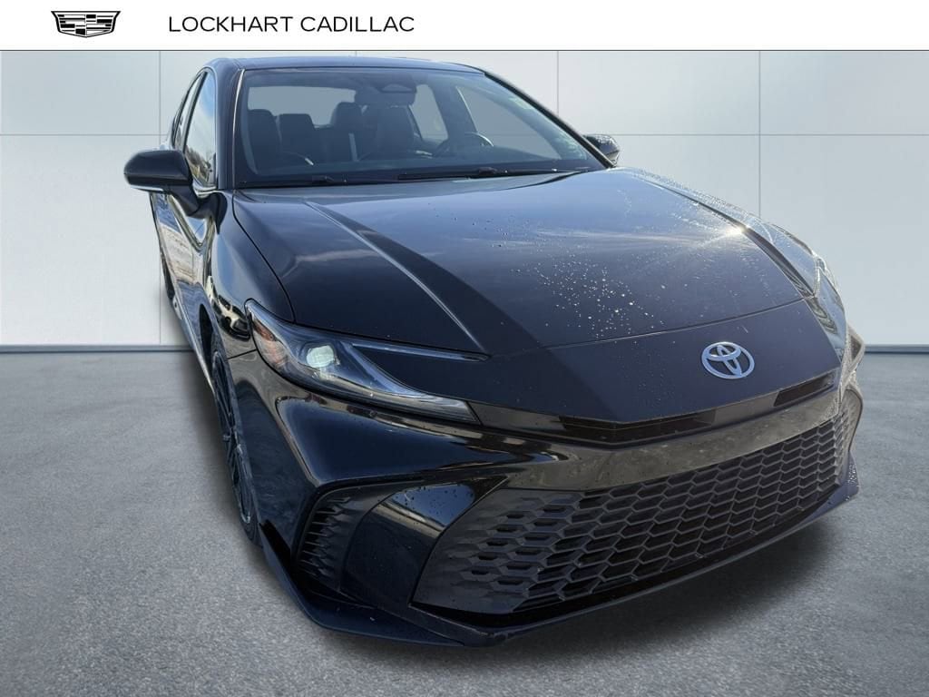 2025 Toyota Camry LE's photo