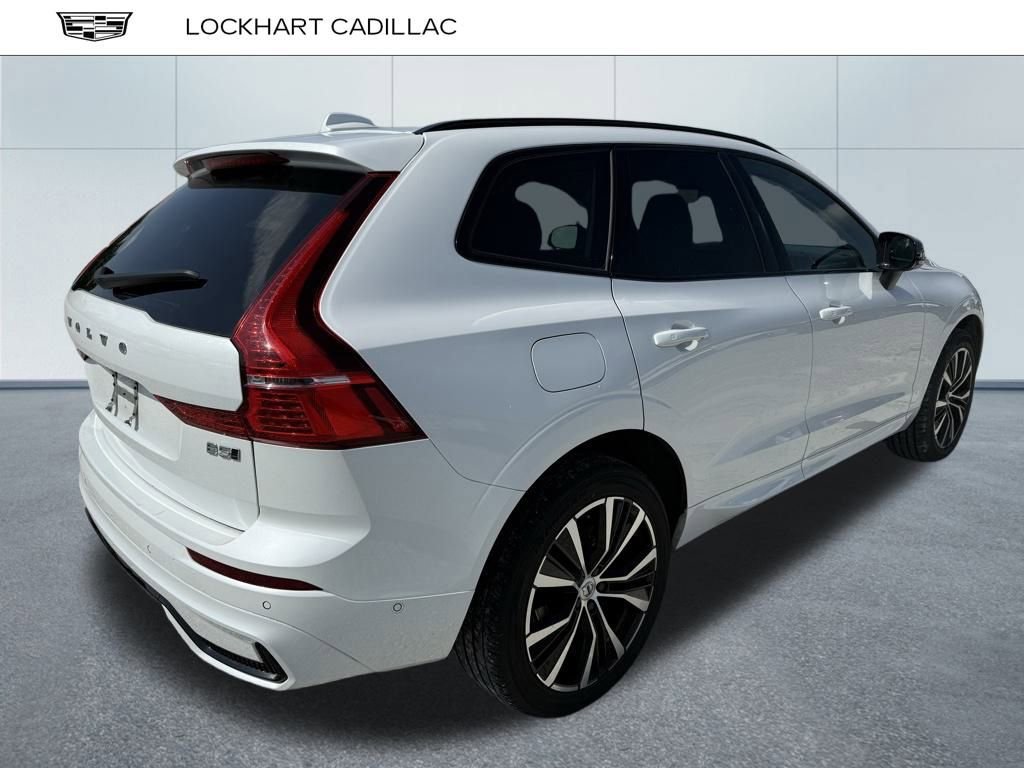 2024 Volvo XC60 Plus photo 3