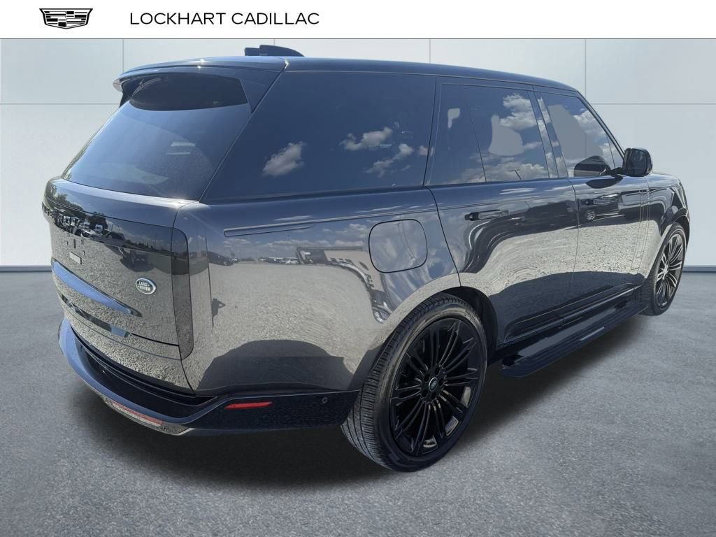 2023 Land Rover Range Rover SE photo 2