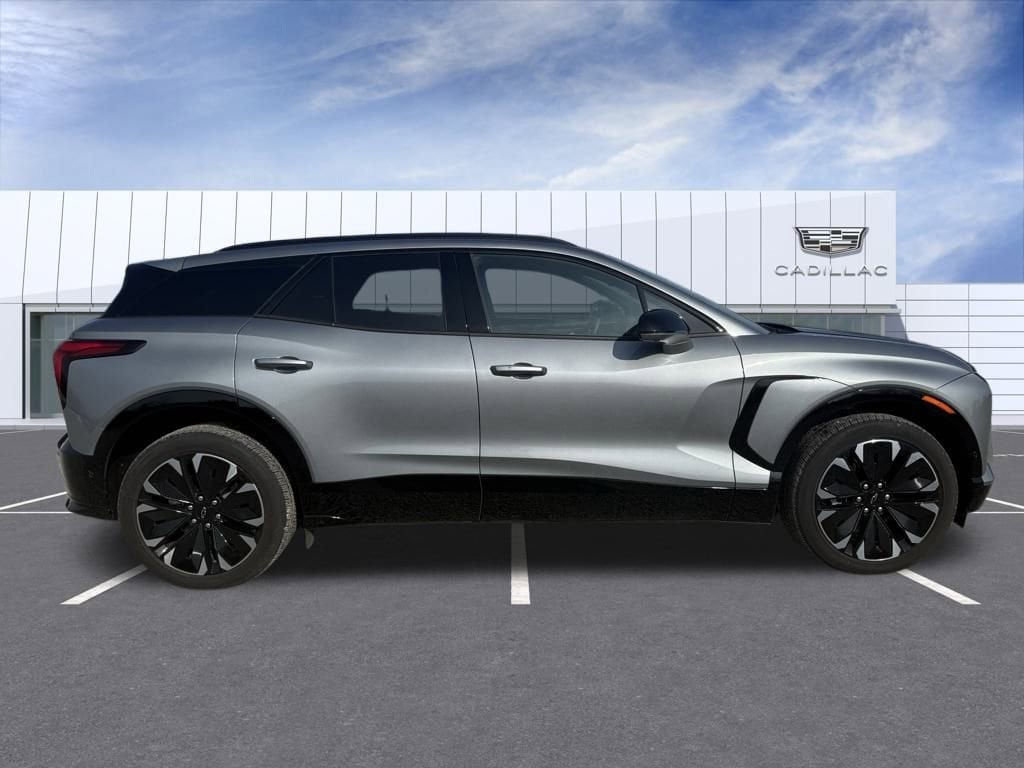 Used 2025 Chevrolet Blazer EV RS with VIN 3GNKD1RJ2SS173987 for sale in Fishers, IN