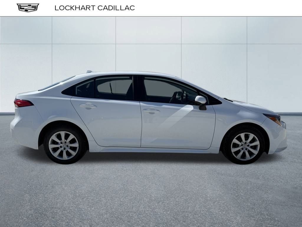 2023 Toyota Corolla LE photo 2