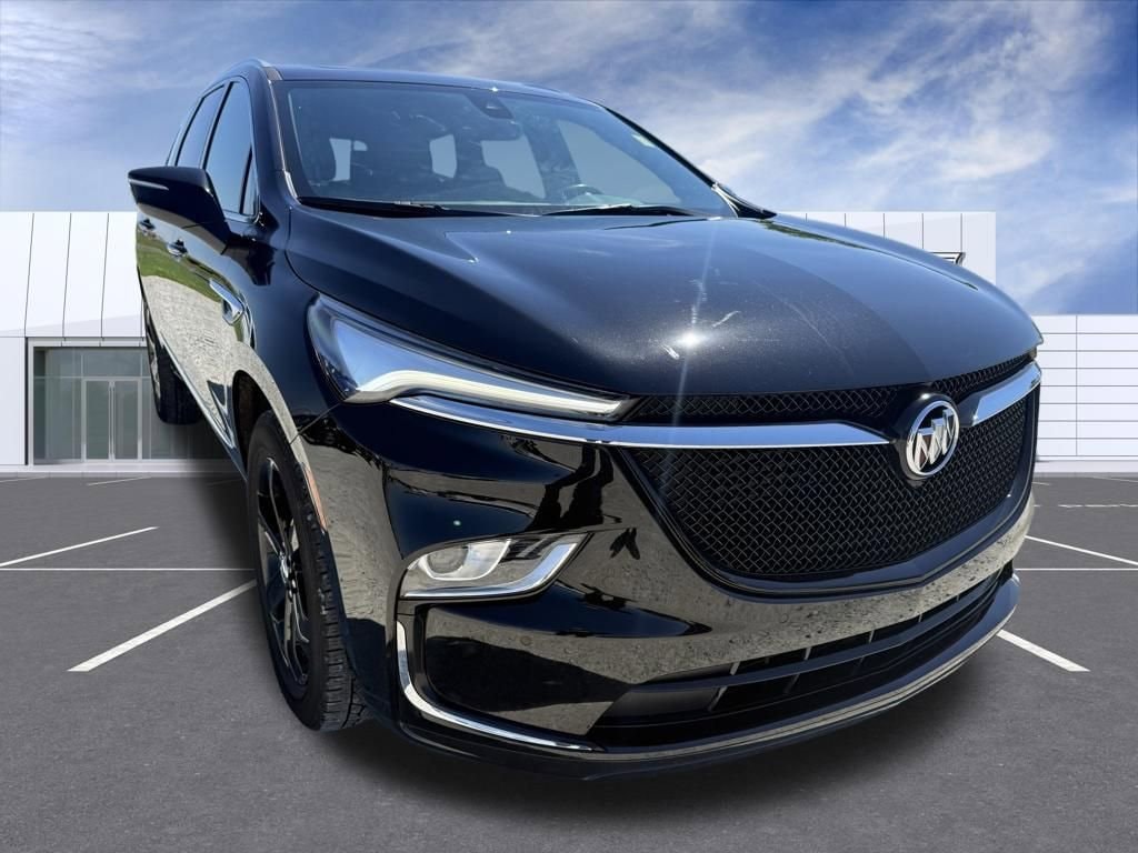 2024 Buick Enclave Essence's photo