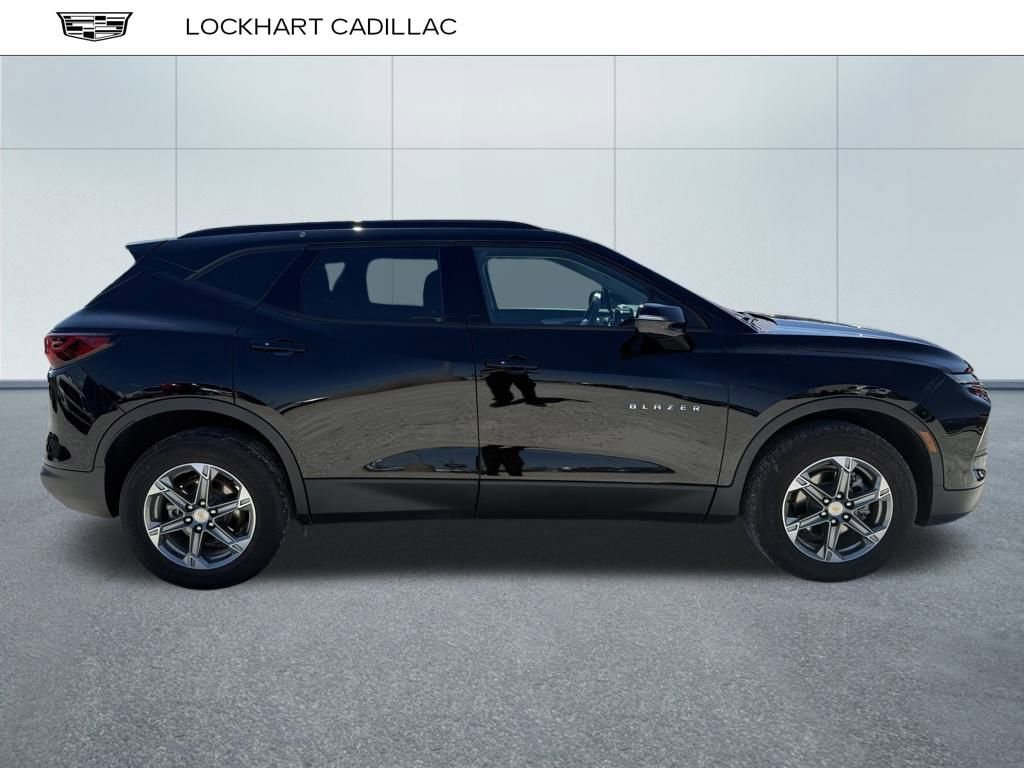 2023 Chevrolet Blazer 3LT photo 2