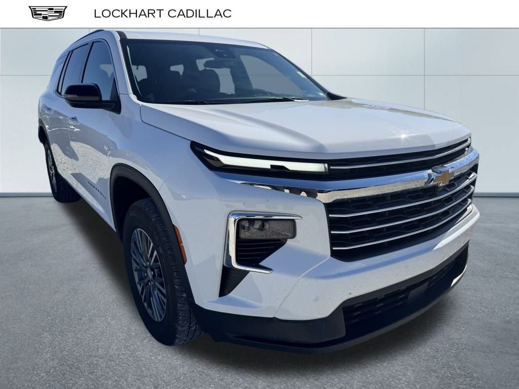 Used 2025 Chevrolet Traverse LT SUV