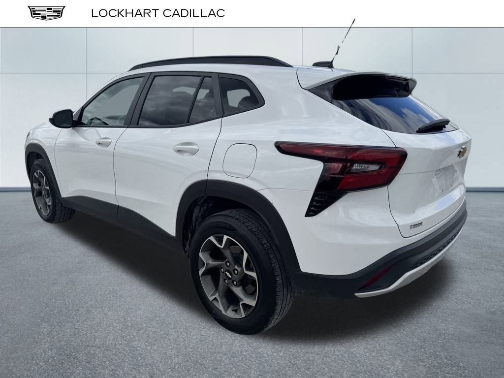 2024 Chevrolet Trax LT photo 4