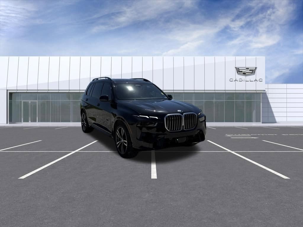 2023 BMW X7 xDrive40i's photo