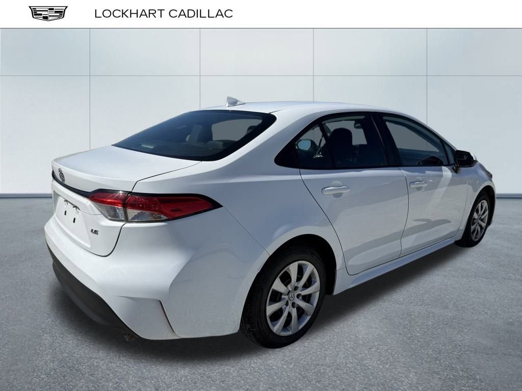 2023 Toyota Corolla LE photo 3