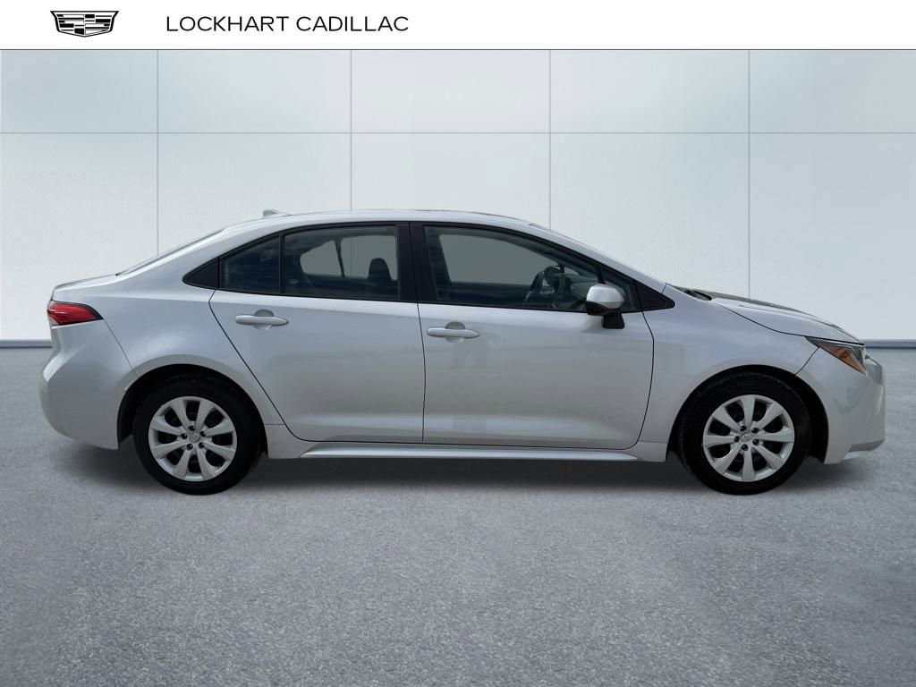 2023 Toyota Corolla LE photo 2