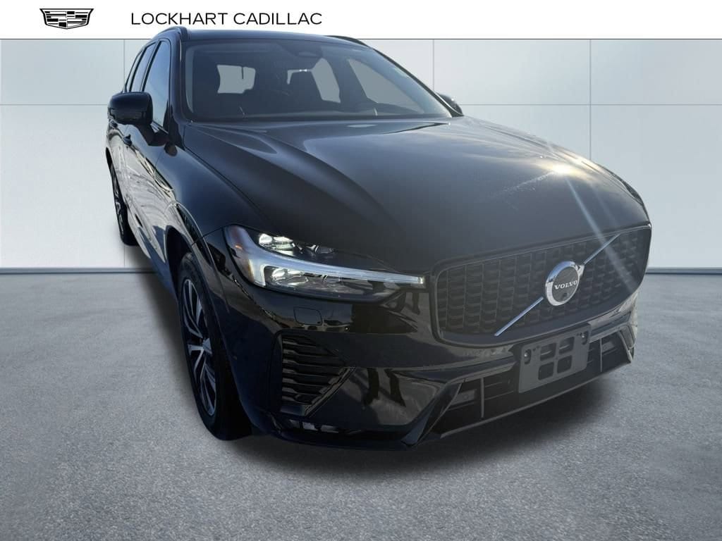 2025 Volvo XC60 Plus's photo
