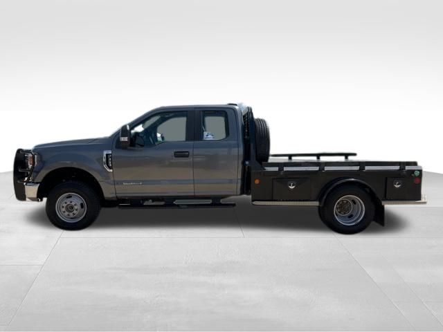 2022 Ford F-350 XL photo 4