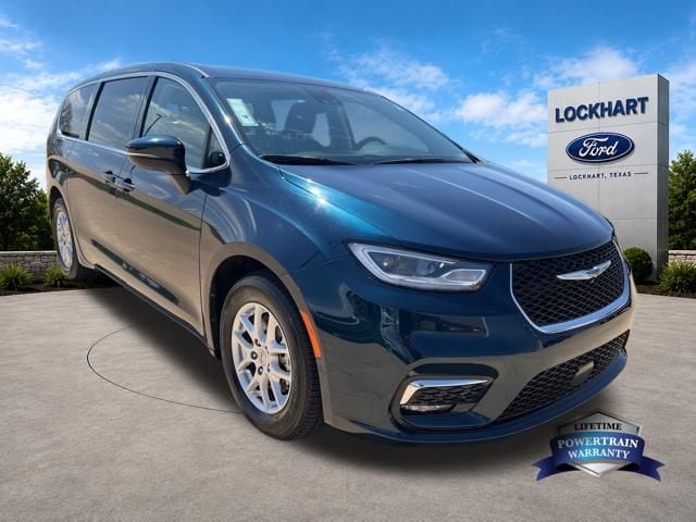 2023 Chrysler Pacifica Touring L's photo