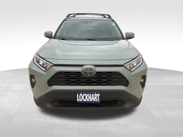 2020 Toyota RAV4 XLE photo 2