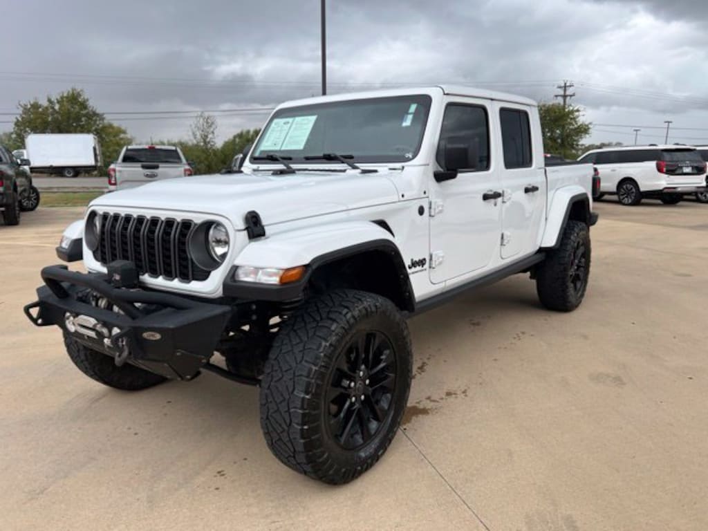Used 2025 Jeep Gladiator Sport Truck Crew Cab