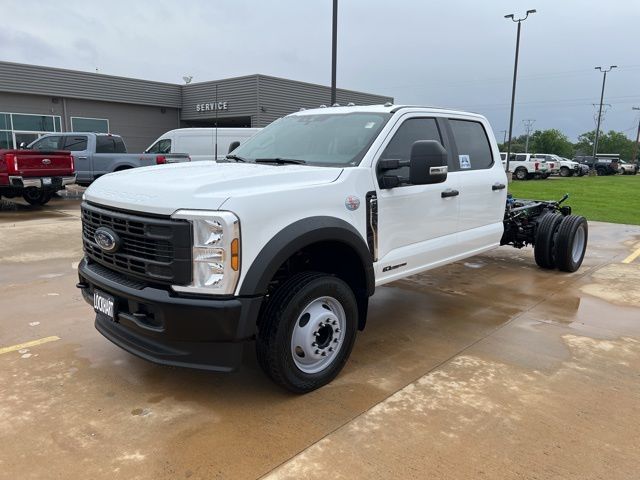 2025 Ford F-450 photo 3