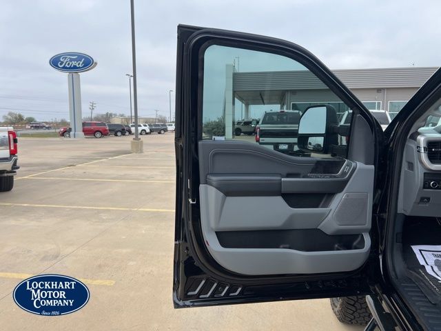 2025 Ford F-250 Super Duty XLT - Photo 14
