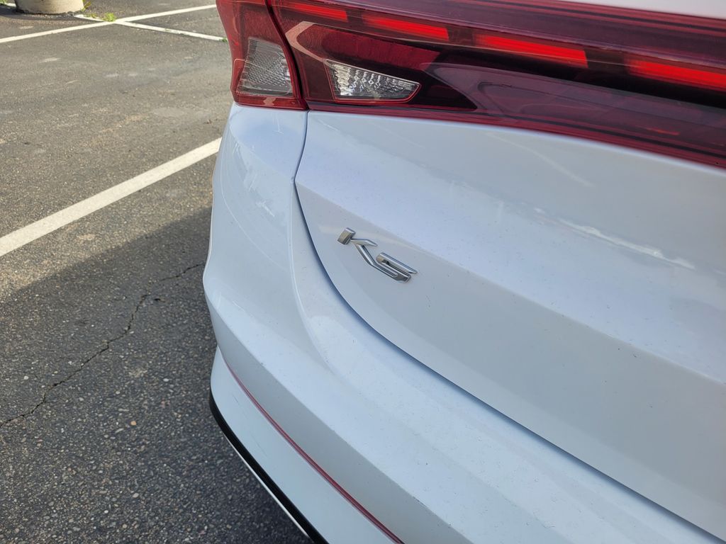 2022 Kia K5 GT-Line photo 5