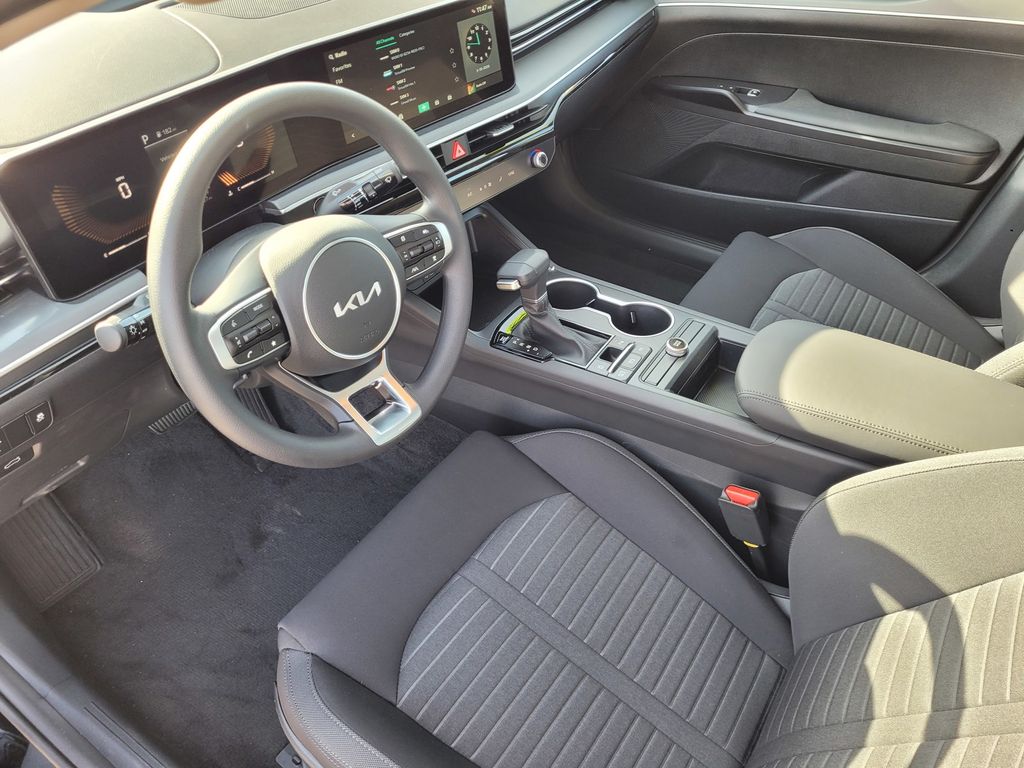 2026 Kia K5 LXS photo 3