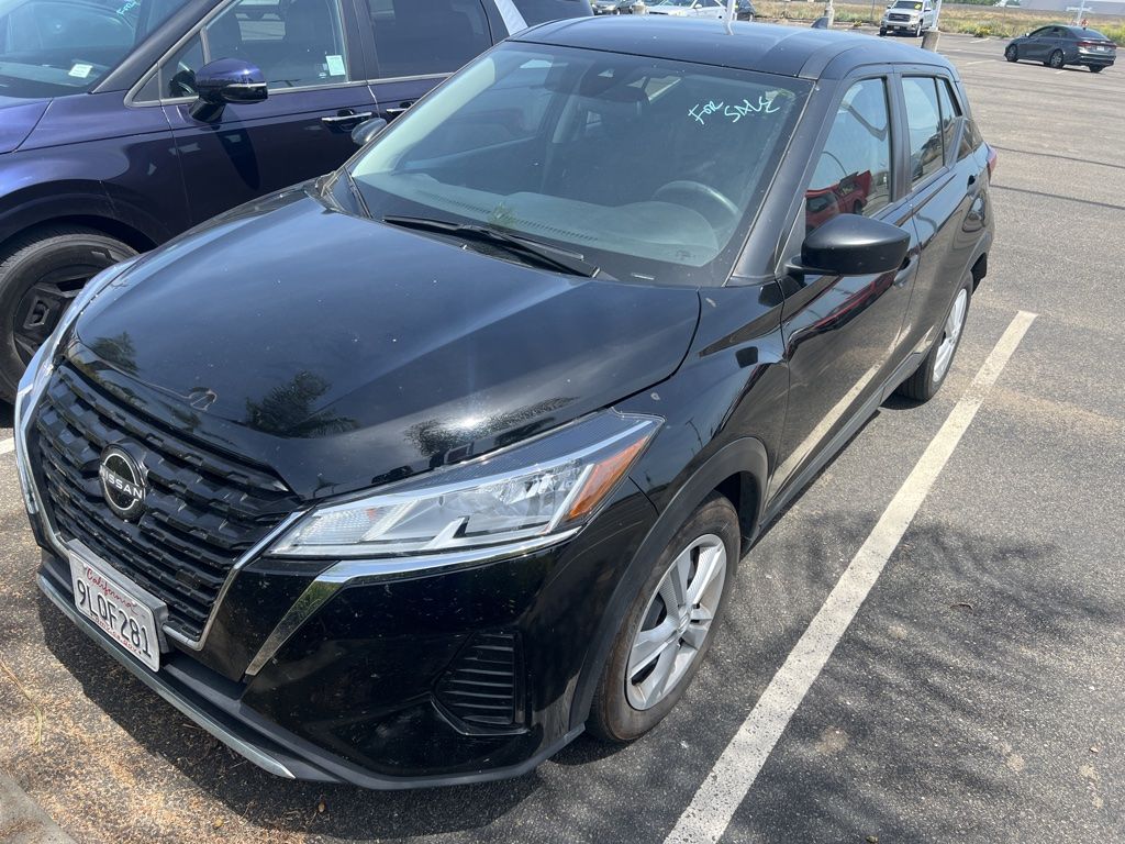 2024 Nissan Kicks S photo 2