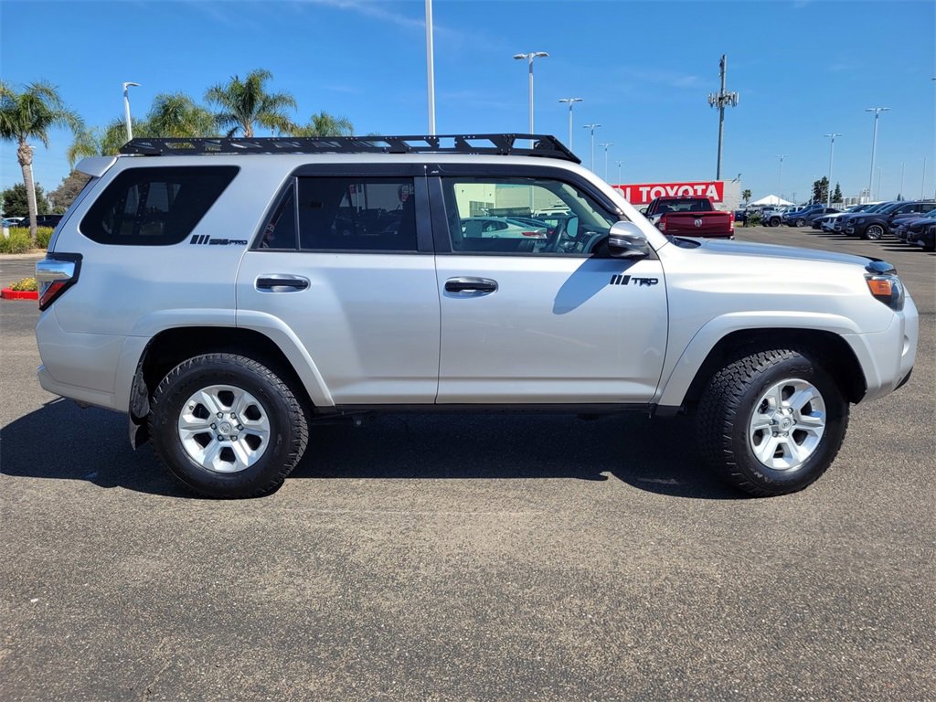 2020 Toyota 4Runner SR5 Premium photo 3