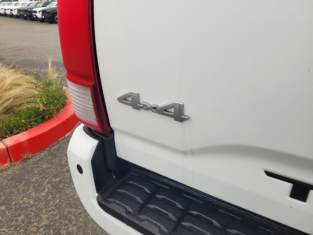 2023 Toyota Tacoma SR5 4WD Tech Pkg photo 6