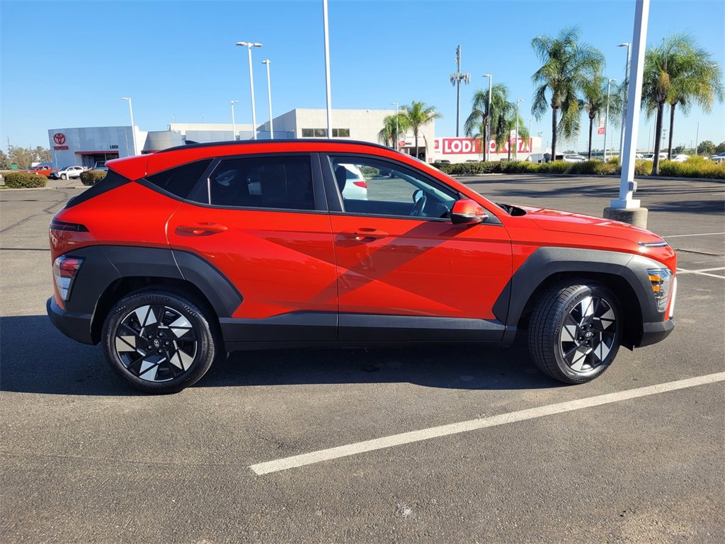 2025 Hyundai Kona SEL photo 3