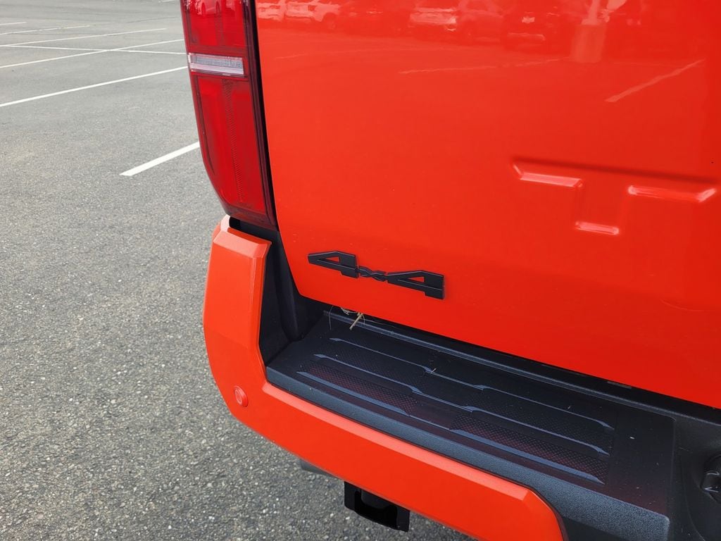 2024 Toyota Tacoma TRD Off-Road photo 5