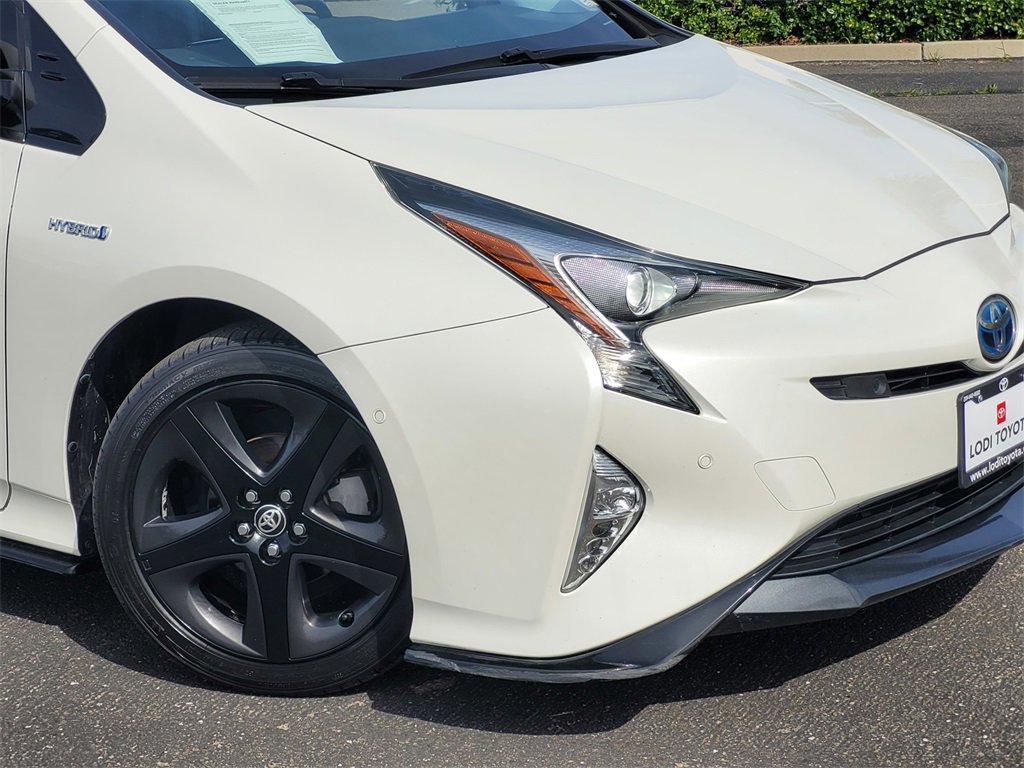 2018 Toyota Prius Four Touring photo 3