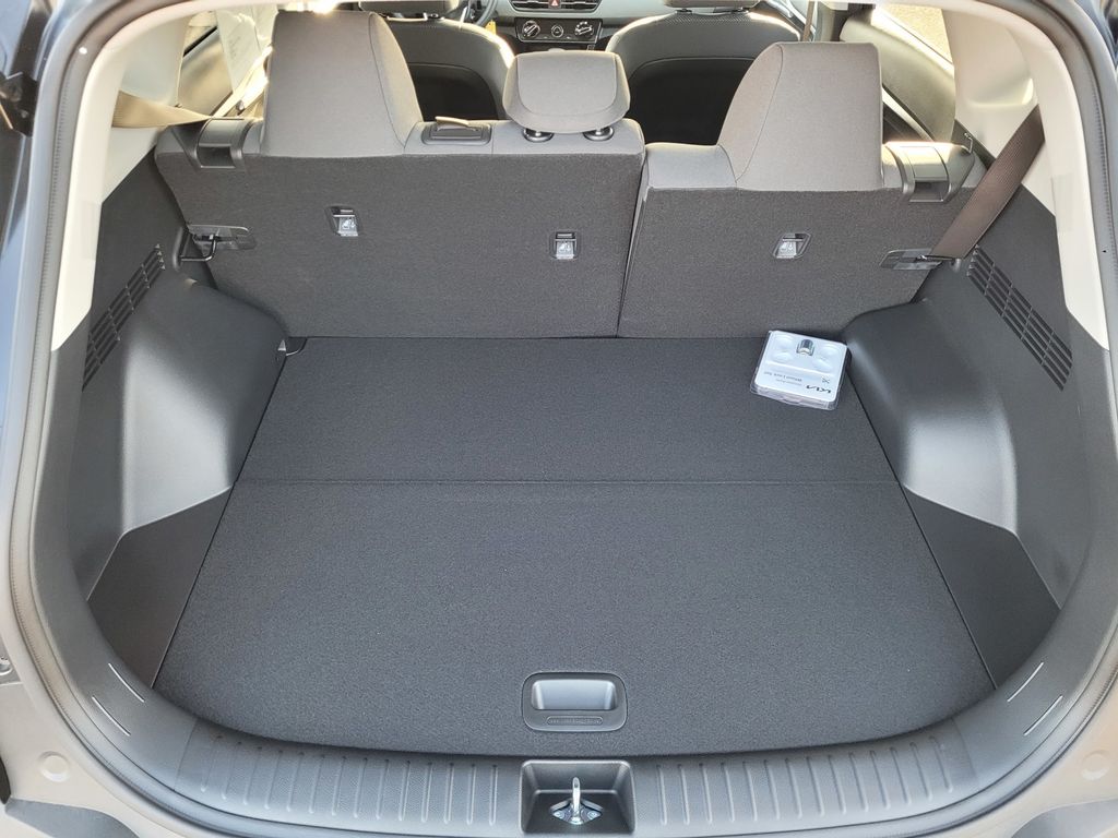 2026 Kia Seltos LX photo 6
