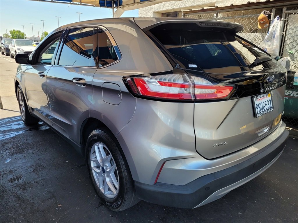 2022 Ford Edge SEL photo 4