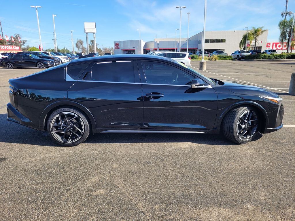 2025 Kia K4 GT-Line photo 2