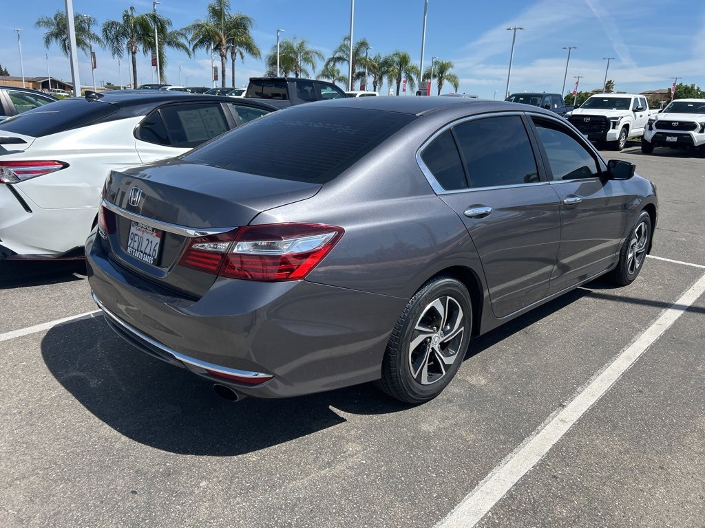 2017 Honda Accord LX photo 4