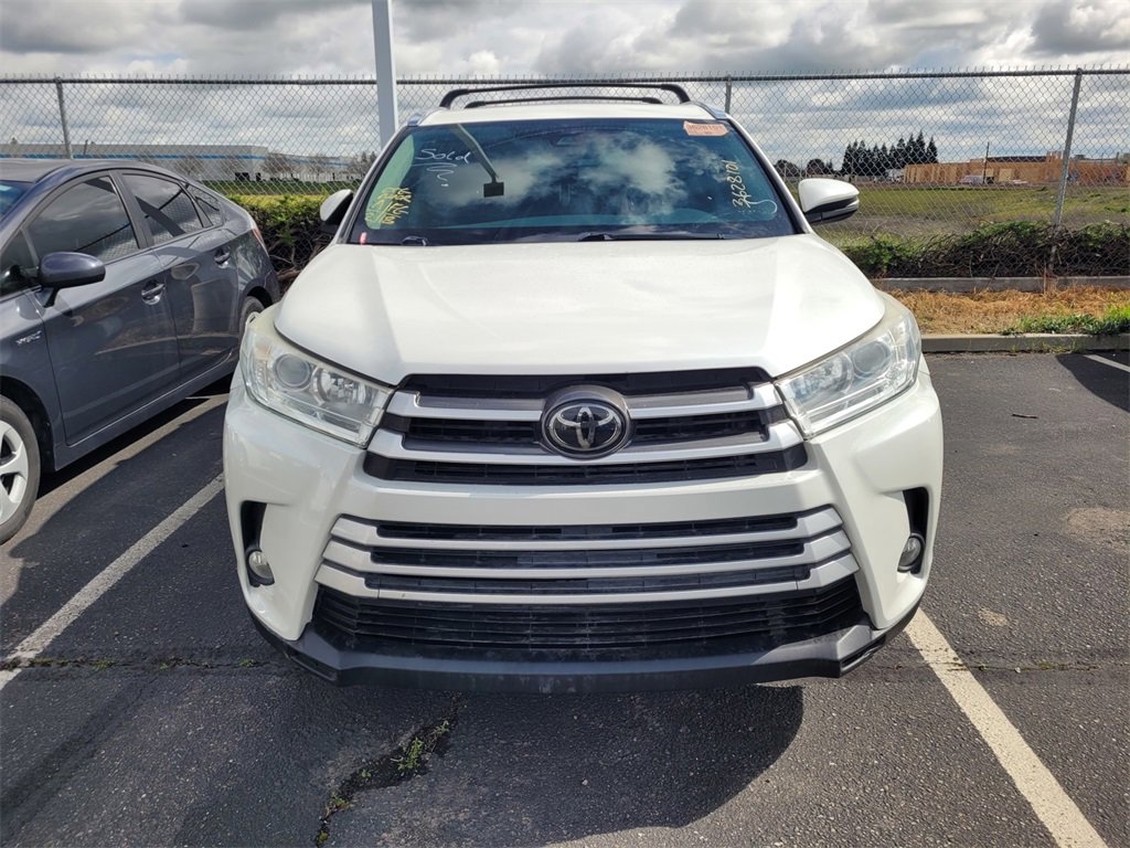 2019 Toyota Highlander XLE photo 2
