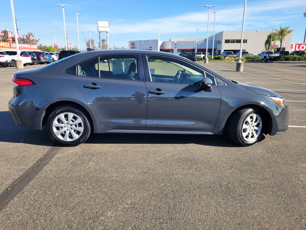 2025 Toyota Corolla Hybrid LE photo 2