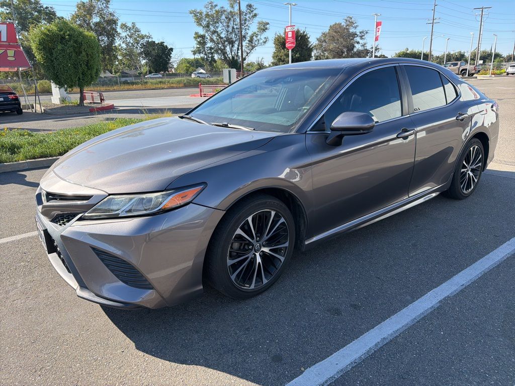 2018 Toyota Camry SE