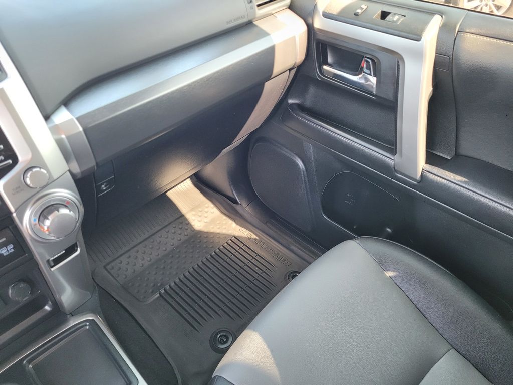 2022 Toyota 4Runner SR5 Premium - Photo 12