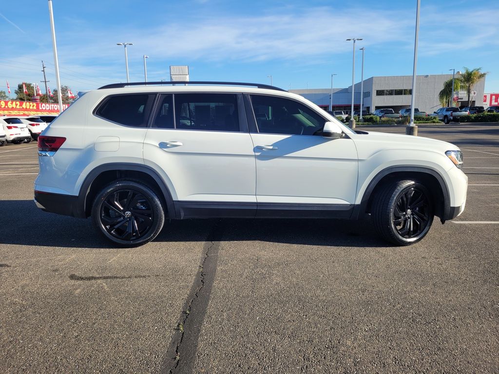 2023 Volkswagen Atlas 3.6L V6 SE w/Technology photo 2