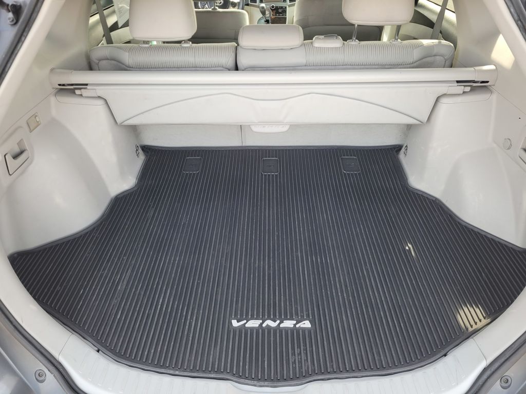 2013 Toyota Venza LE photo 6