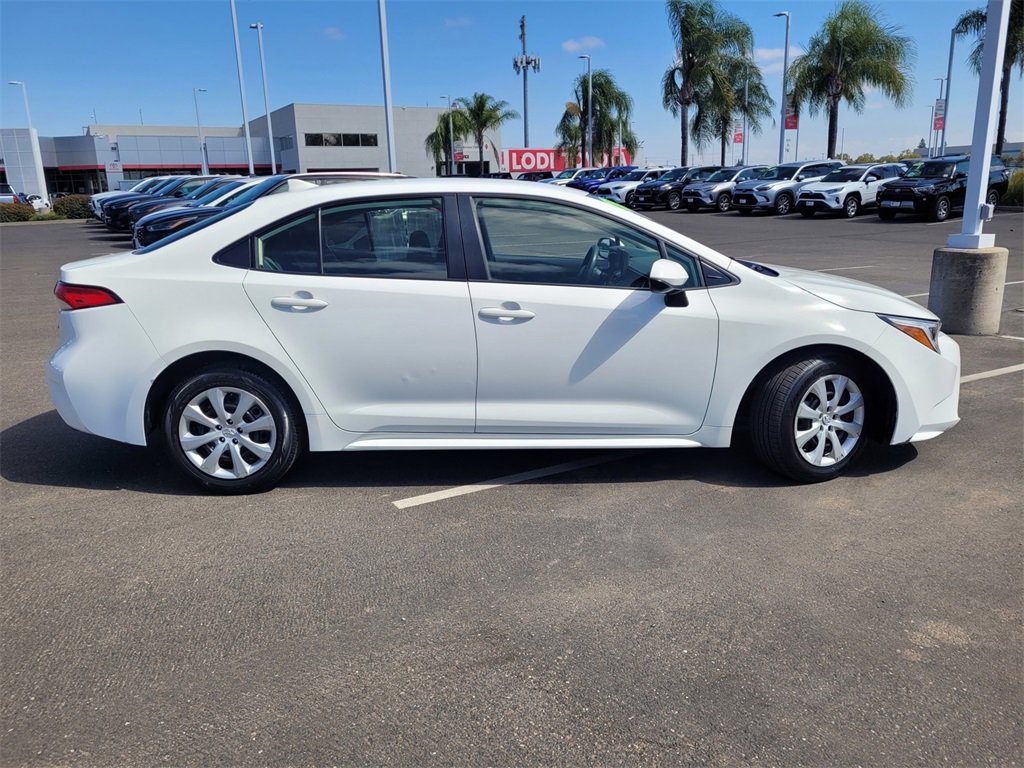 2023 Toyota Corolla Hybrid LE photo 3