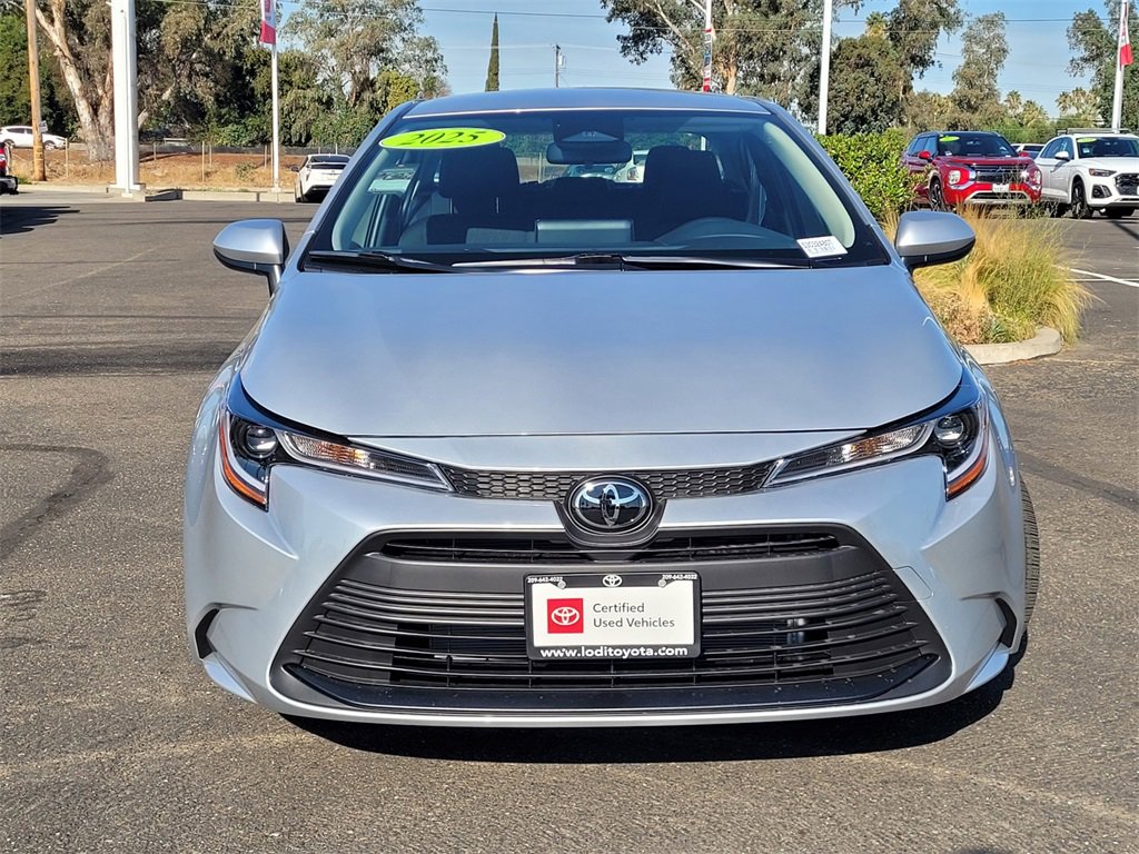 2025 Toyota Corolla LE photo 2