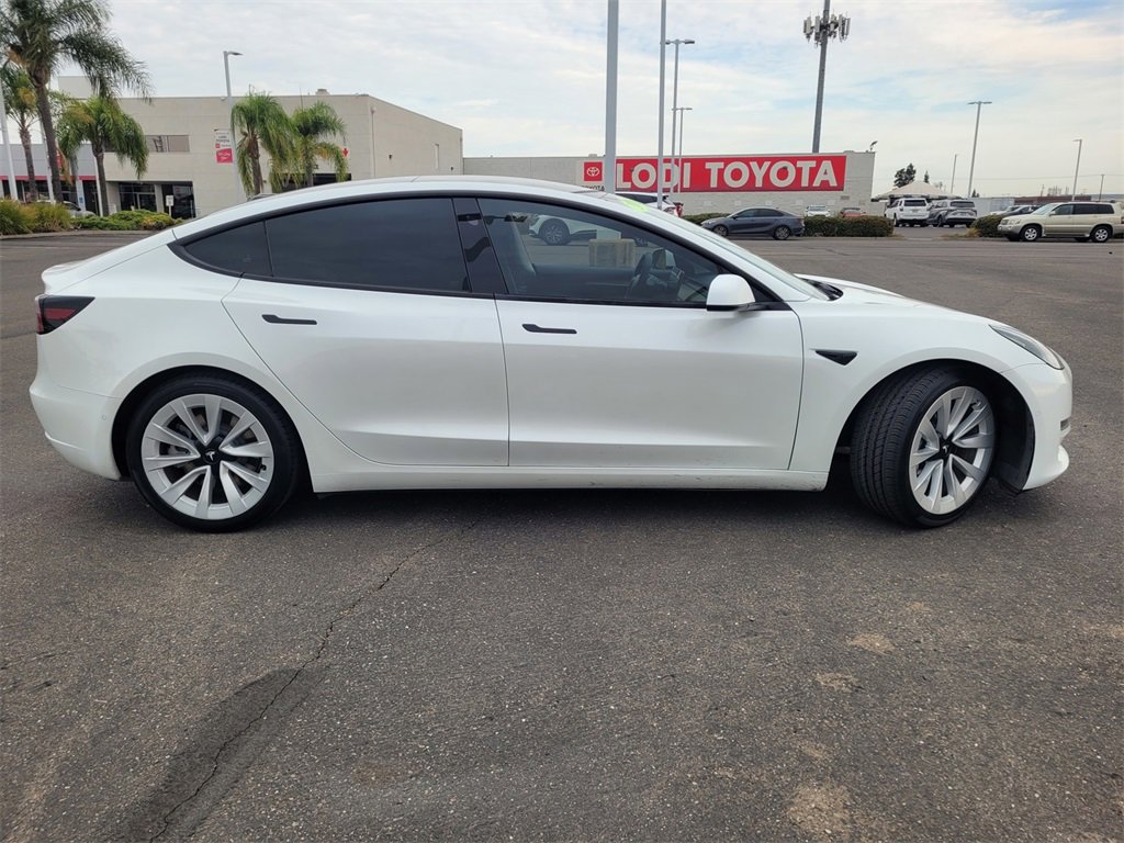 2021 Tesla Model 3 Standard Range Plus photo 2