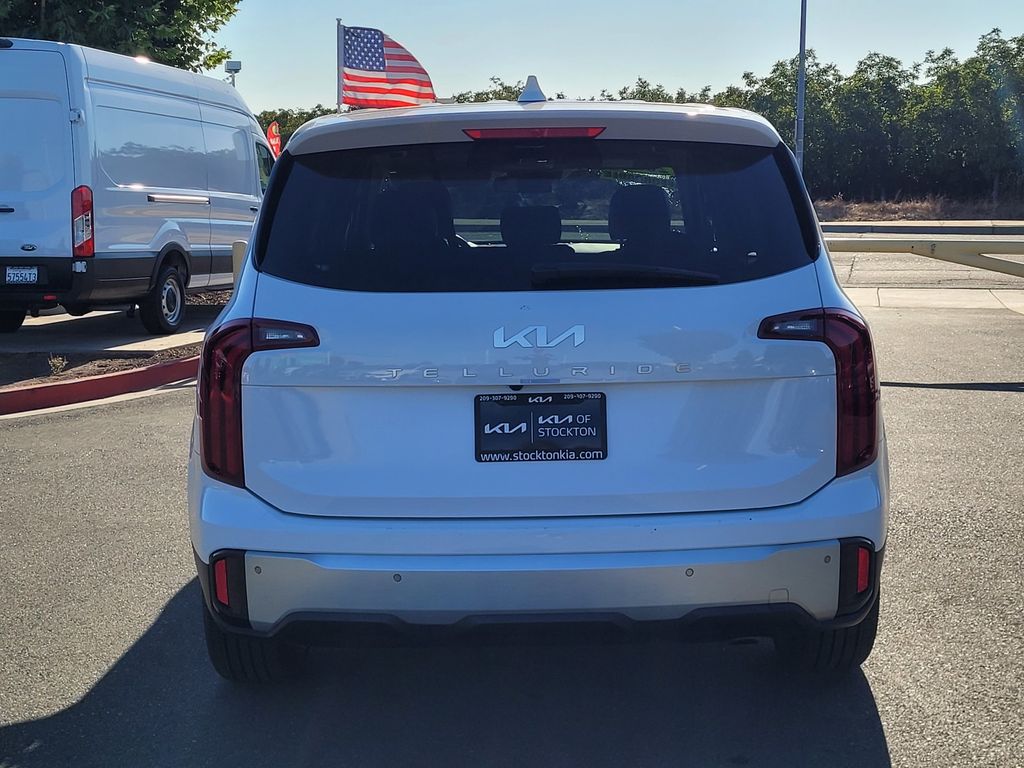 2024 Kia Telluride LX photo 5