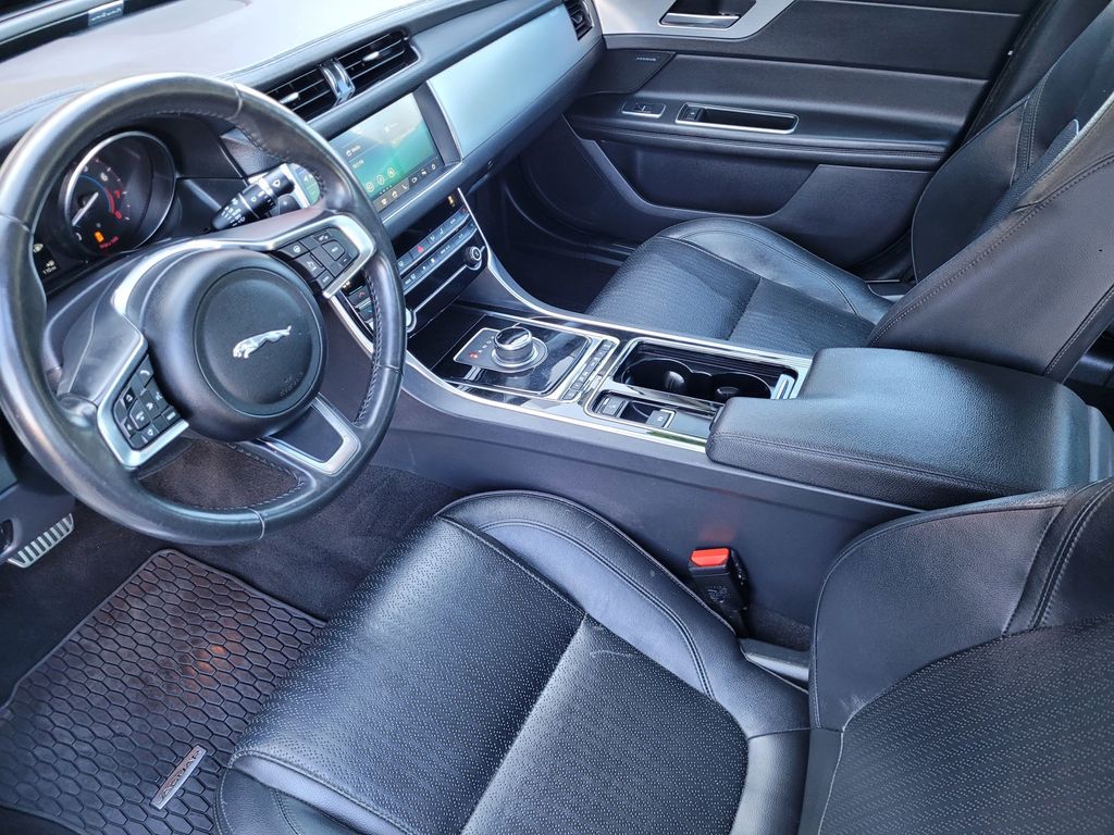 2019 Jaguar XF Prestige - Photo 9