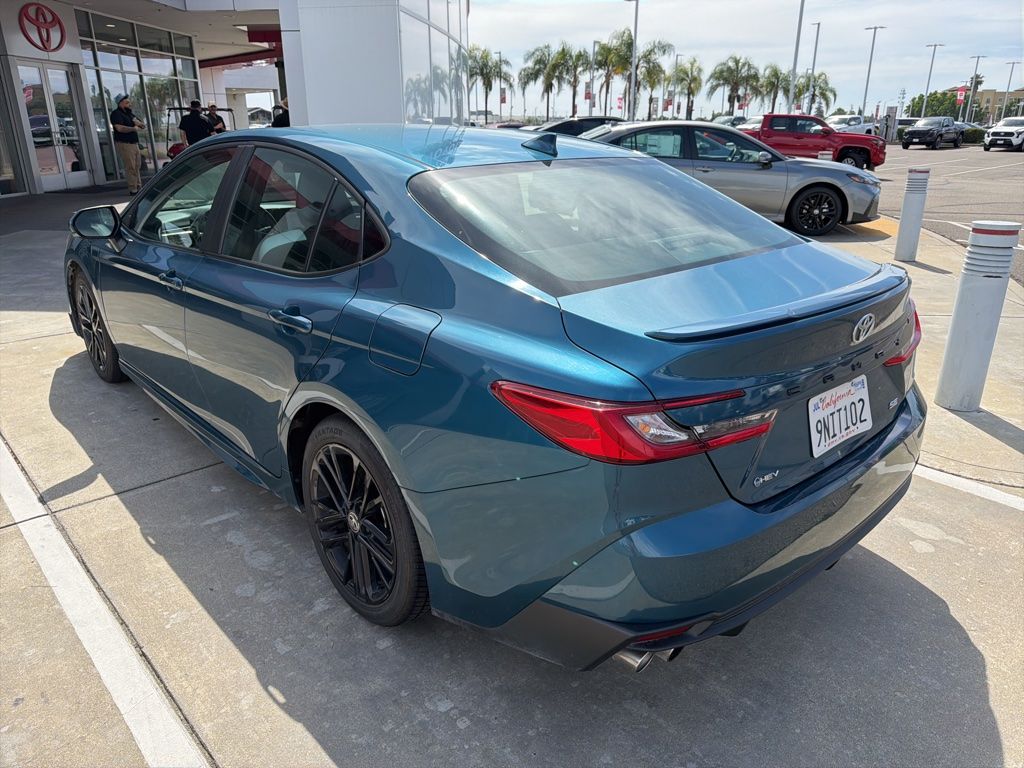2025 Toyota Camry SE photo 4