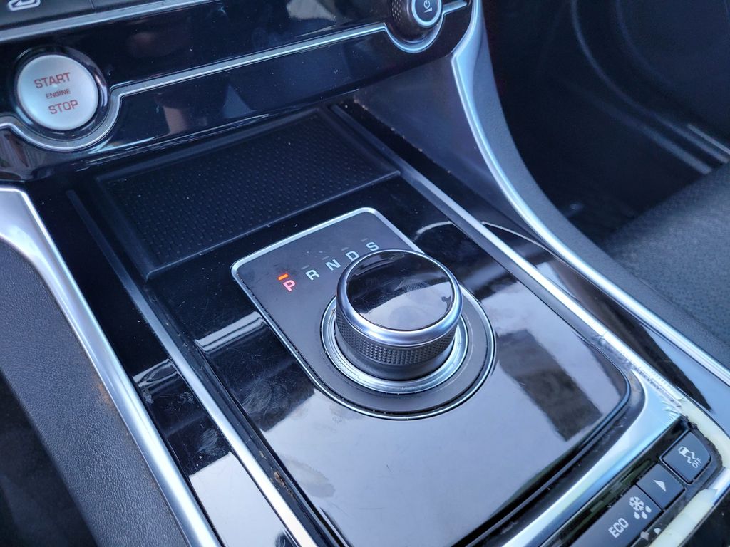 2019 Jaguar XF Prestige - Photo 17