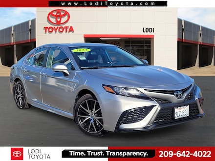 2023 Toyota Camry SE Sedan